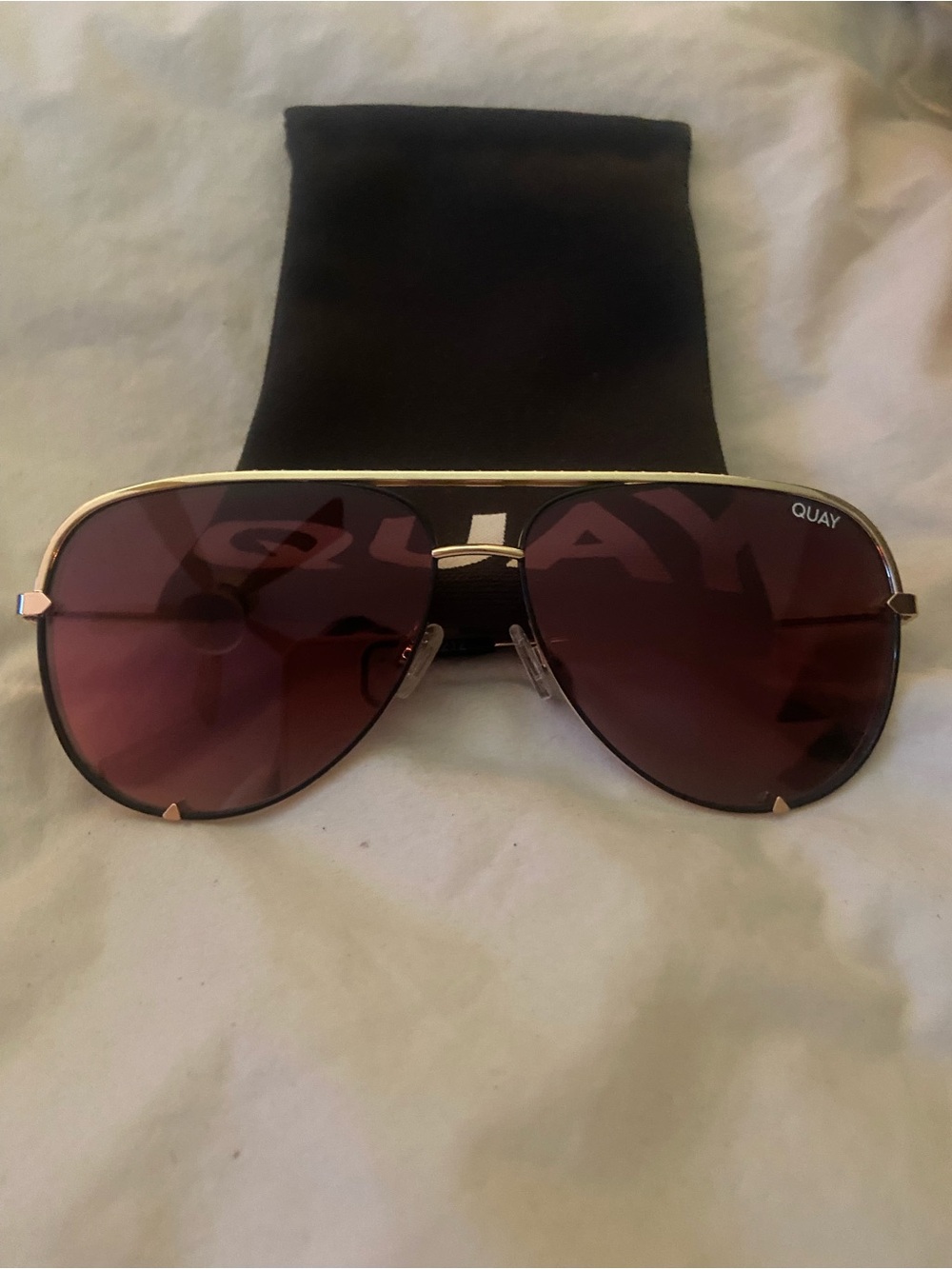 Quay high key polarized Rivet Aviator Sunglasses in Burgundy Lenses